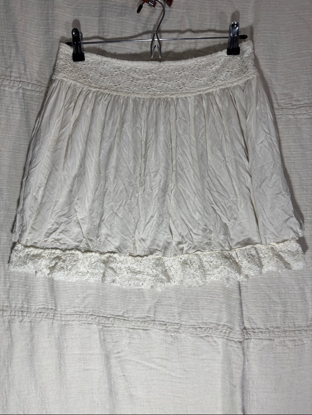 Banana Republic Heritage 100% Silk Tiered Ruffle Skirt Size 6 Cream Boho - Picture 1 of 10